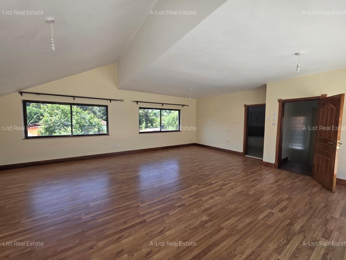 4 Bed Townhouse with En Suite at Grevillea Grove - 10