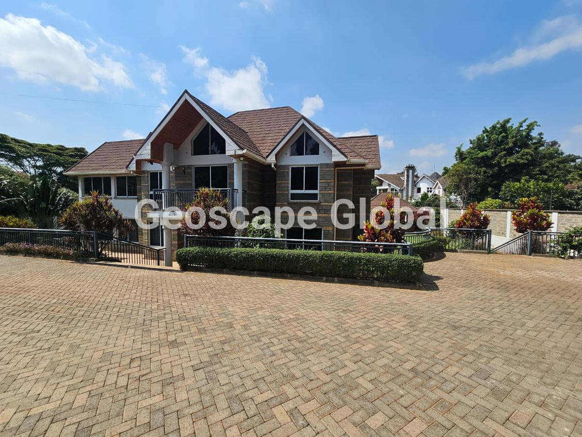 5 Bed House with En Suite in Nyari