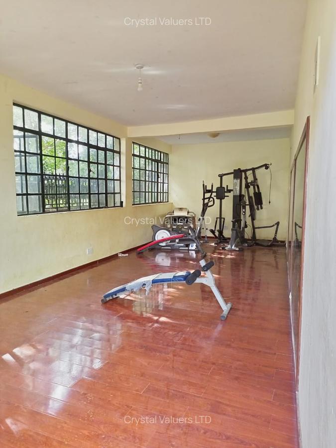 2 Bed Apartment with En Suite in Lavington - 10