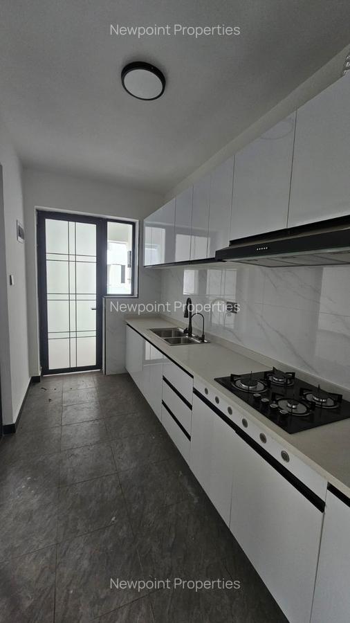 2 Bed Apartment with En Suite in Lavington - 2