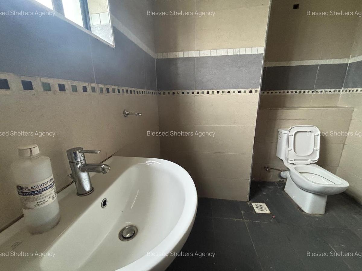 5 Bed Villa with En Suite in Kiambu Road - 7