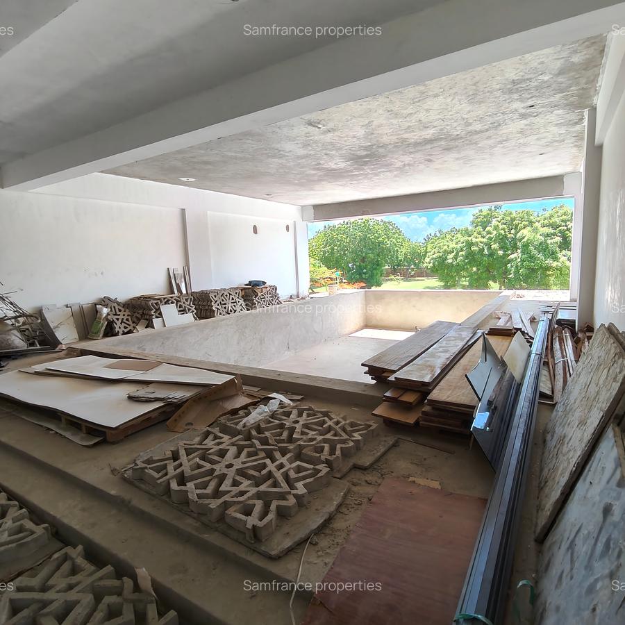 Serviced 3 Bed Apartment with En Suite at Serena Road - 12