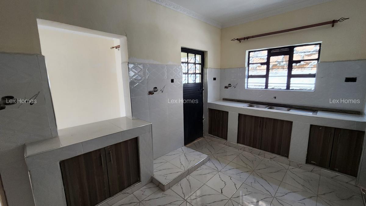 3 Bed House with En Suite at Rimpa Road - 9