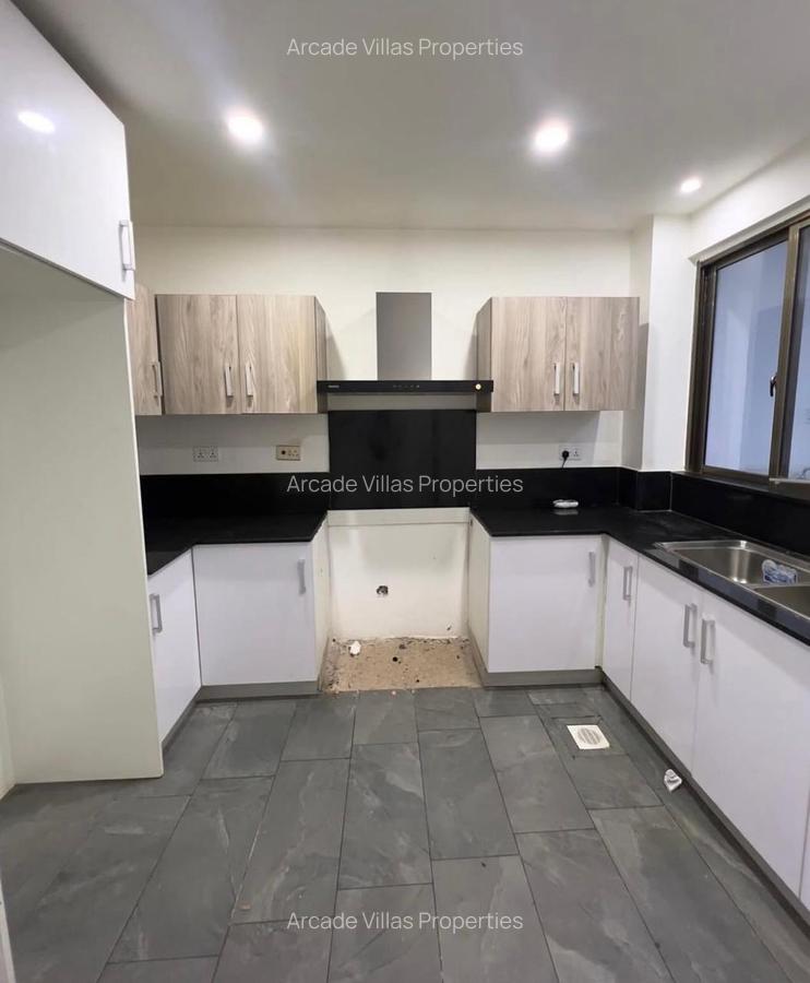 3 Bed Apartment with En Suite in Kileleshwa - 3