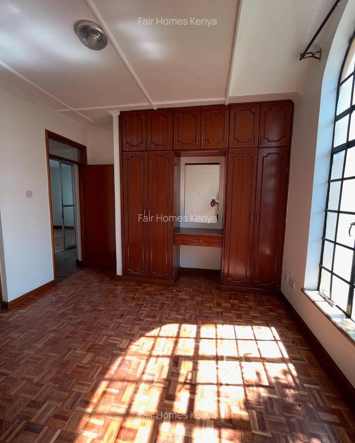 4 Bed Townhouse with En Suite at Lavington Mall - 14