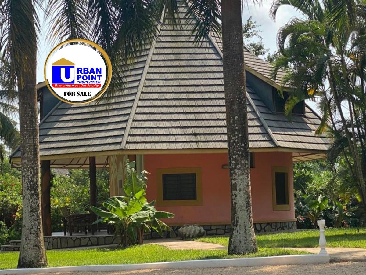 6 Bed Villa with En Suite in Diani - 16