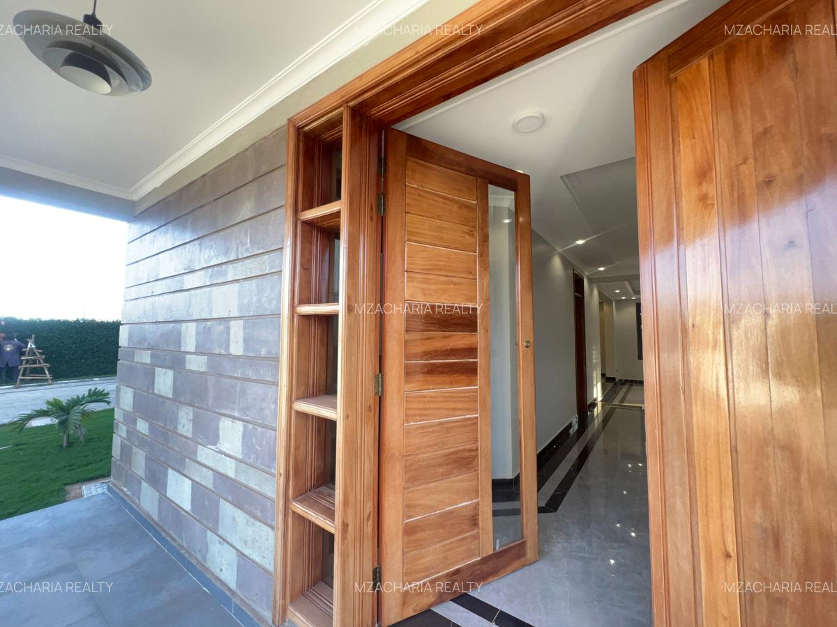 5 Bed Townhouse with Staff Quarters in Runda - 11