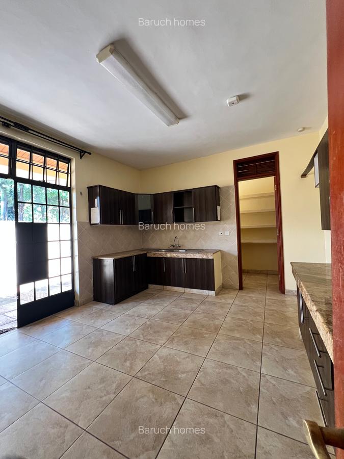 4 Bed House with En Suite in Runda - 15