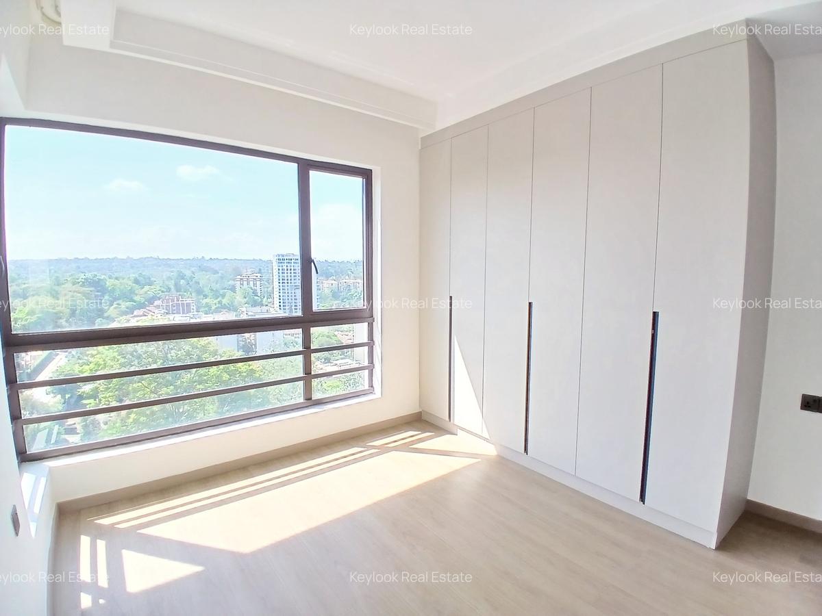3 Bed Apartment with En Suite at Riverside Drive - 7