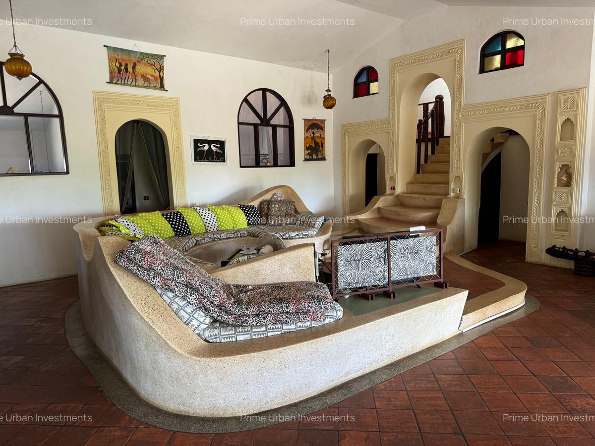 4 Bed Villa with En Suite in Bofa - 8