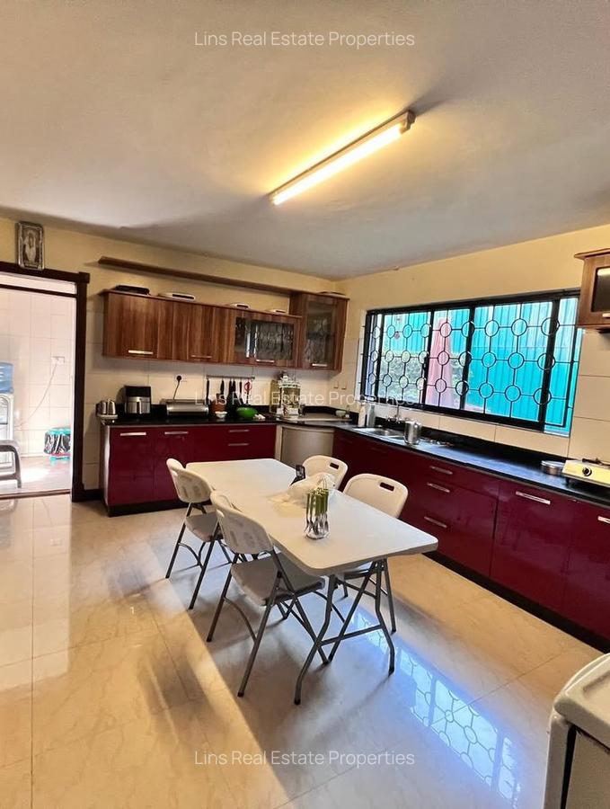 5 Bed Townhouse with En Suite in Westlands Area - 8