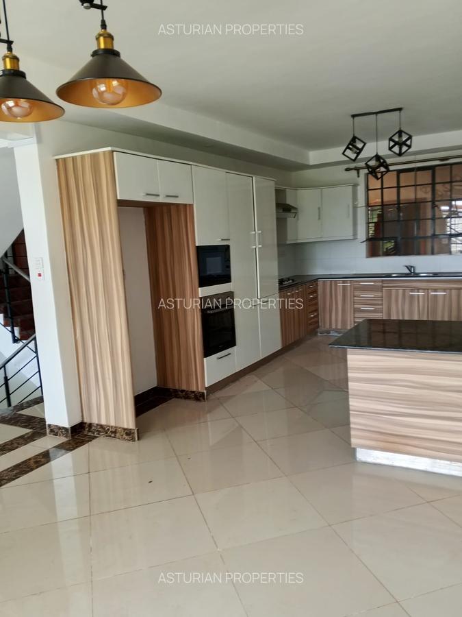 4 Bed Townhouse with En Suite in Kitisuru - 20
