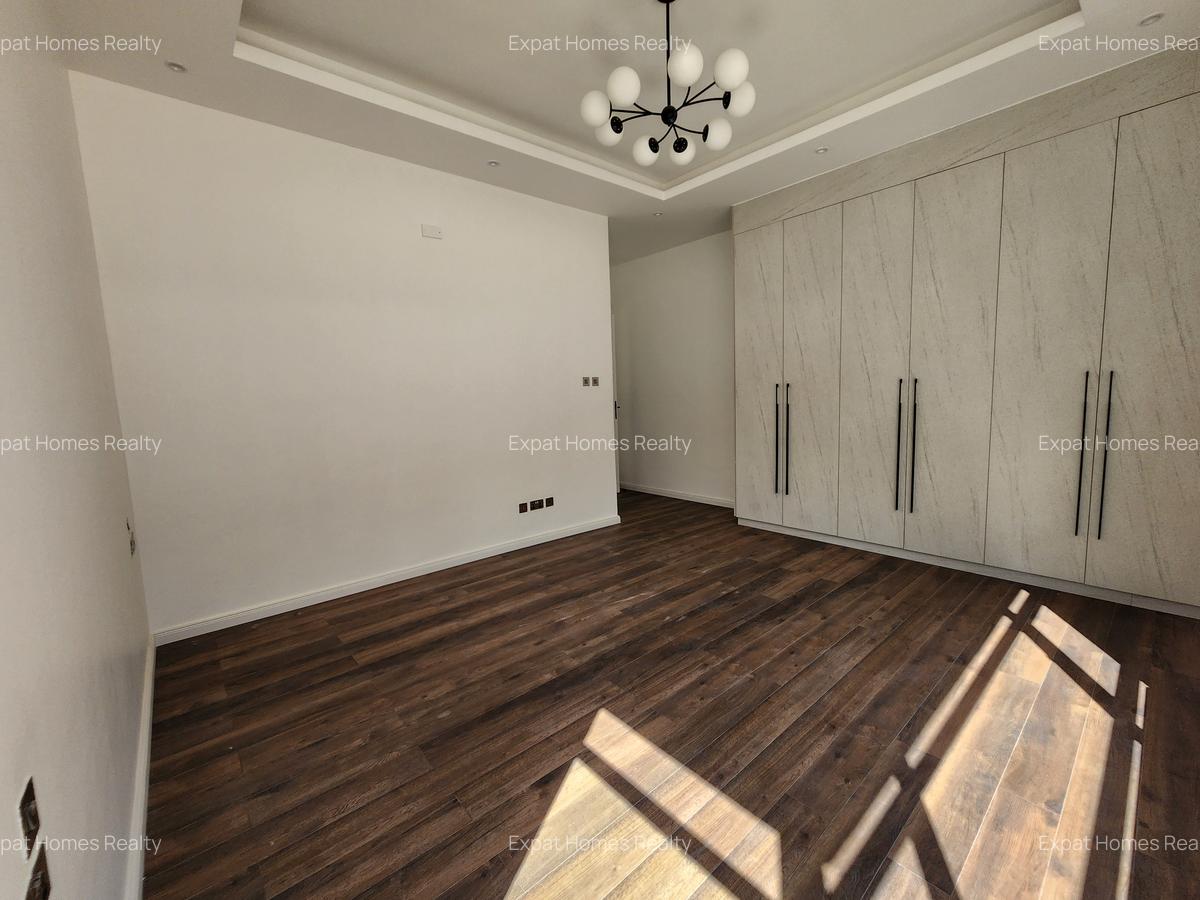 5 Bed Villa with En Suite in Lavington - 5