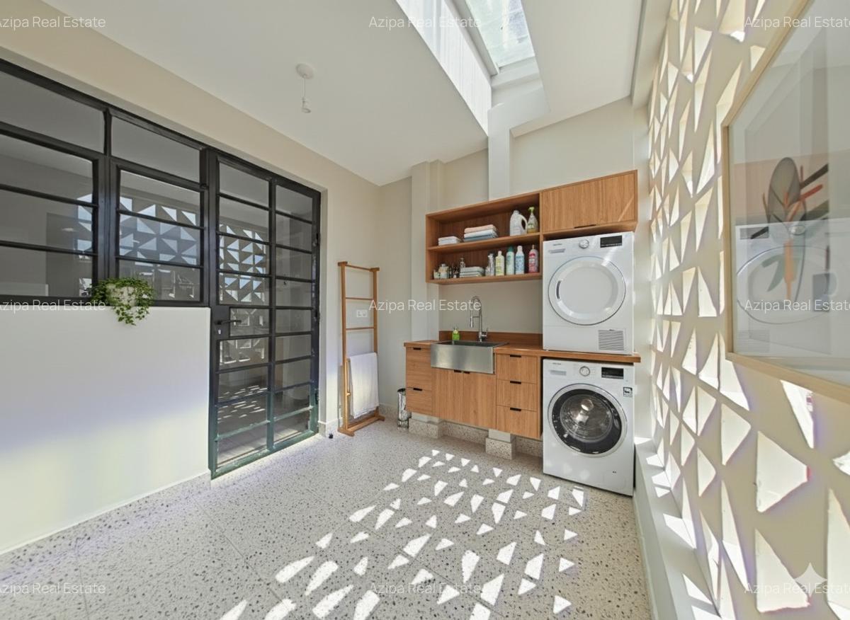 4 Bed House with En Suite at Namanga Road - 2