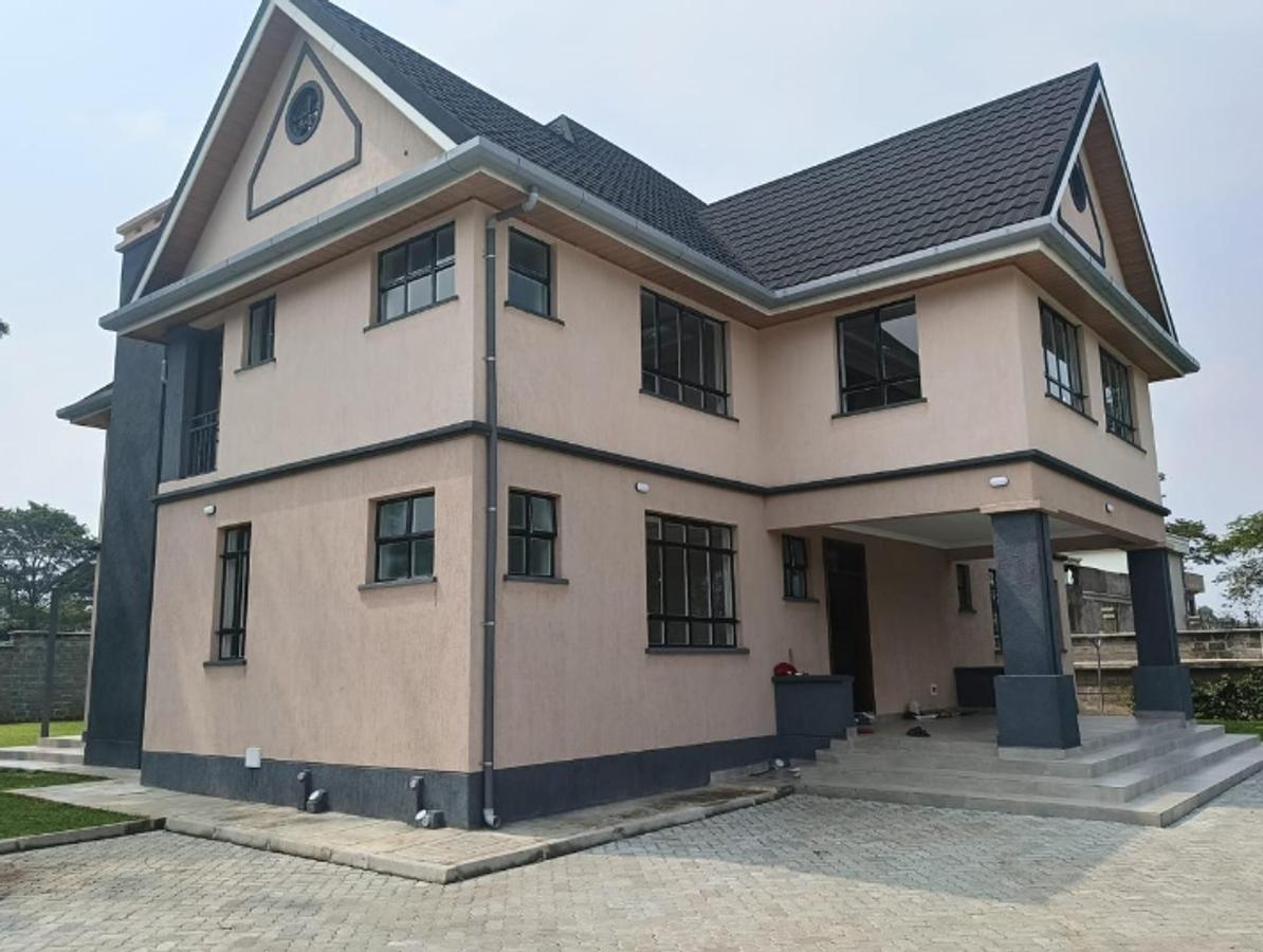 5 Bed House with En Suite at Garden Estate - 1