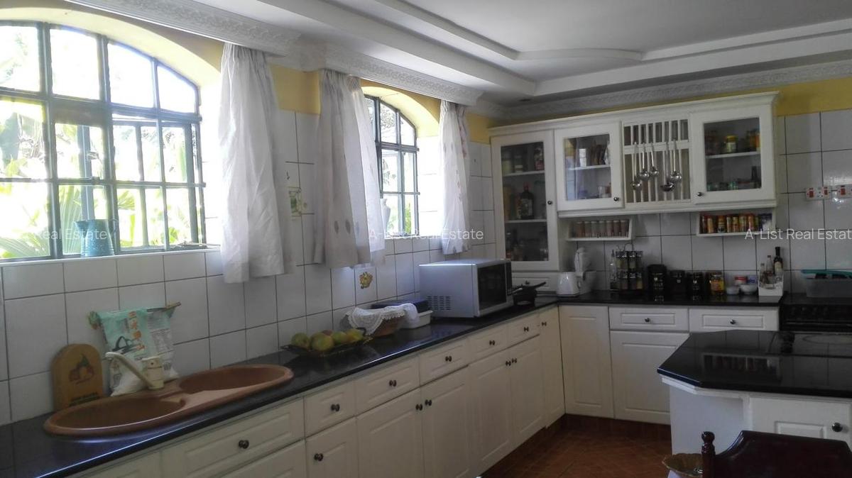 4 Bed House with En Suite at Runda Drive - 5