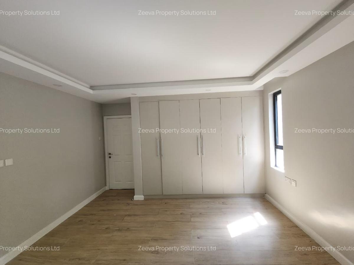 3 Bed Apartment with En Suite in Lavington - 8