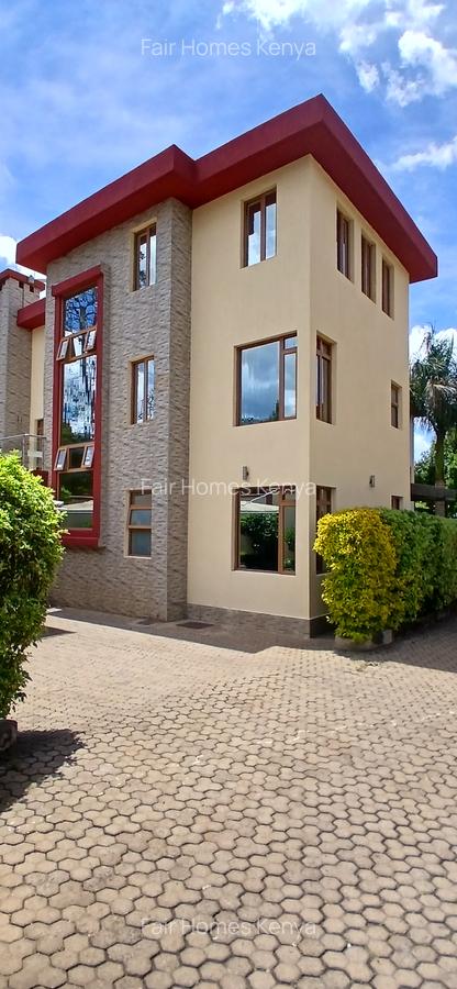 5 Bed Townhouse with En Suite at Lavington Green - 3