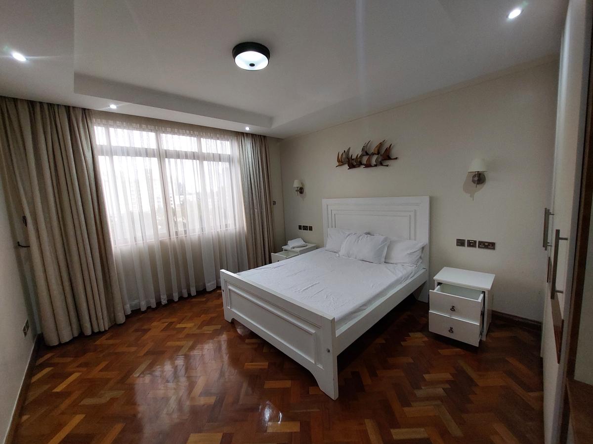 3 Bed Apartment with En Suite at Riverside Drive - 16