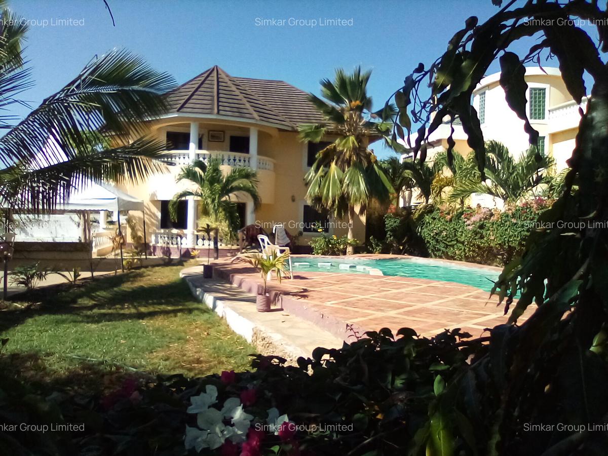 3 Bed Villa with En Suite at Diani - 1