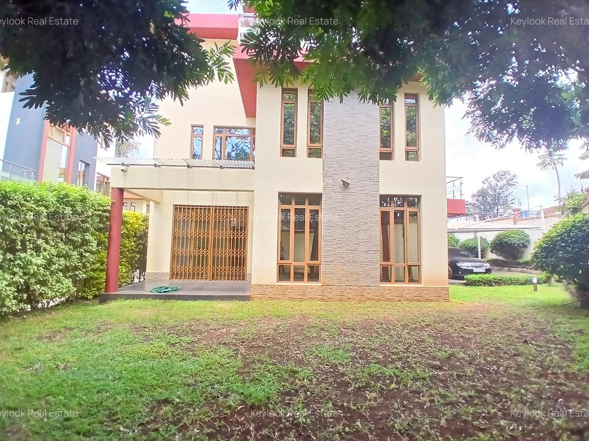 5 Bed Townhouse with En Suite at Lavington Green - 1