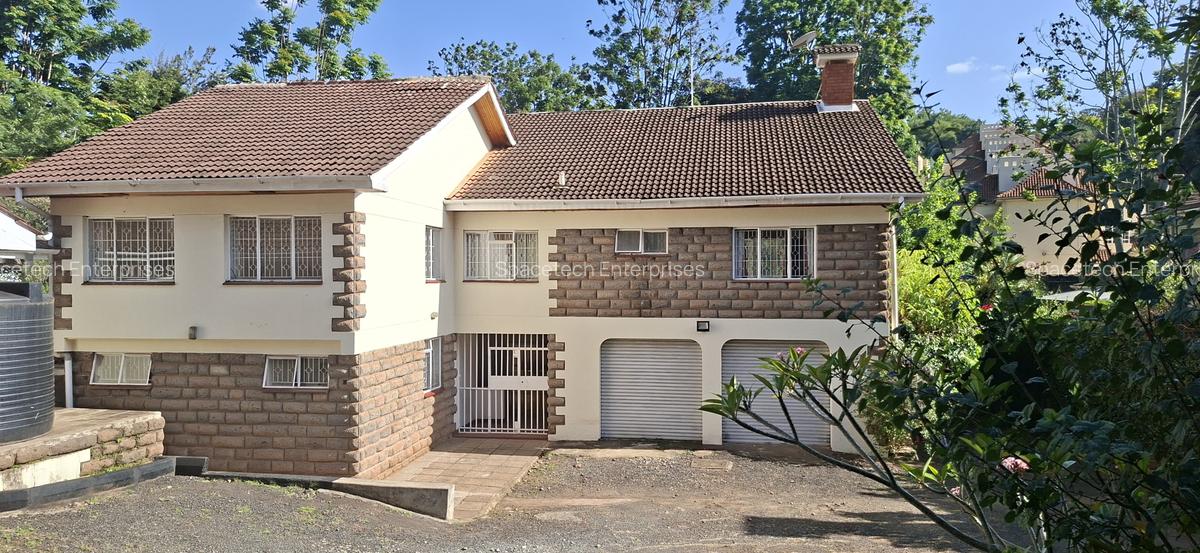 5 Bed Townhouse with En Suite in Spring Valley - 3
