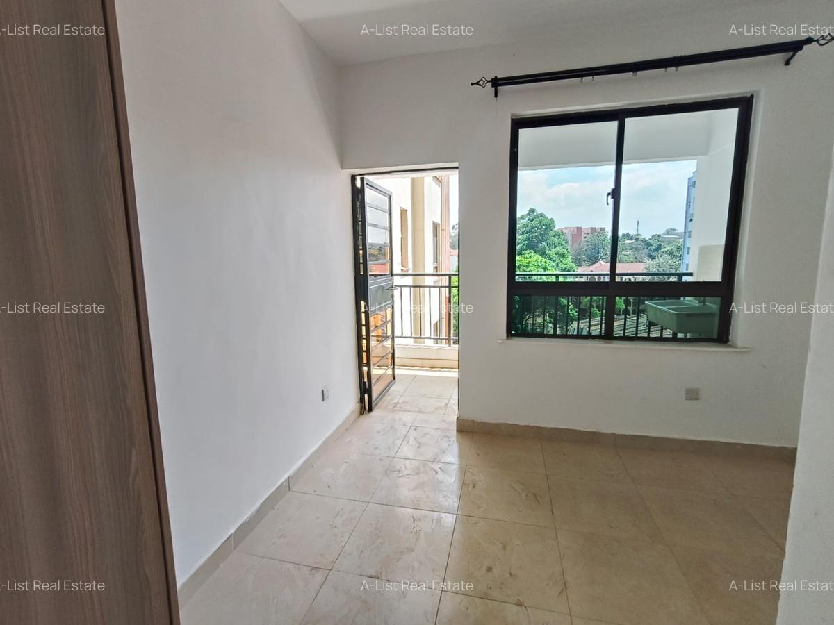 3 Bed Apartment with En Suite at Hatheru Road - 2