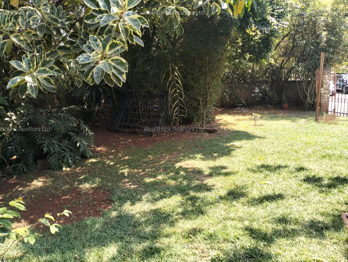 4 Bed Townhouse with En Suite at Lavington - 8