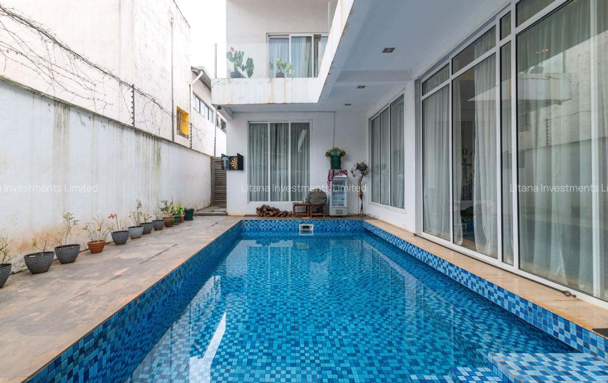 6 Bed House with En Suite at Old Runda - 4