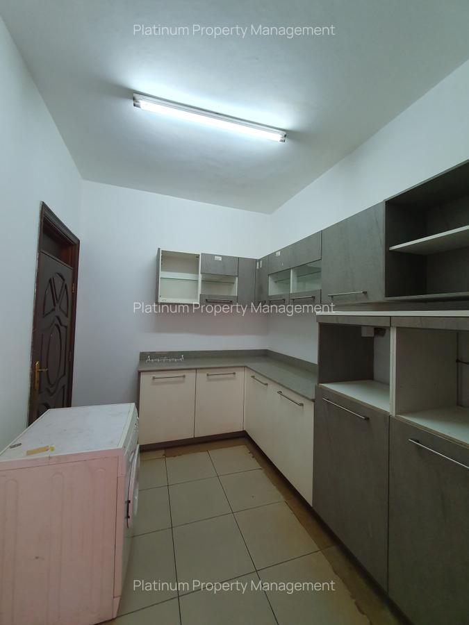 4 Bed House with En Suite at Grevillea Grove - 10