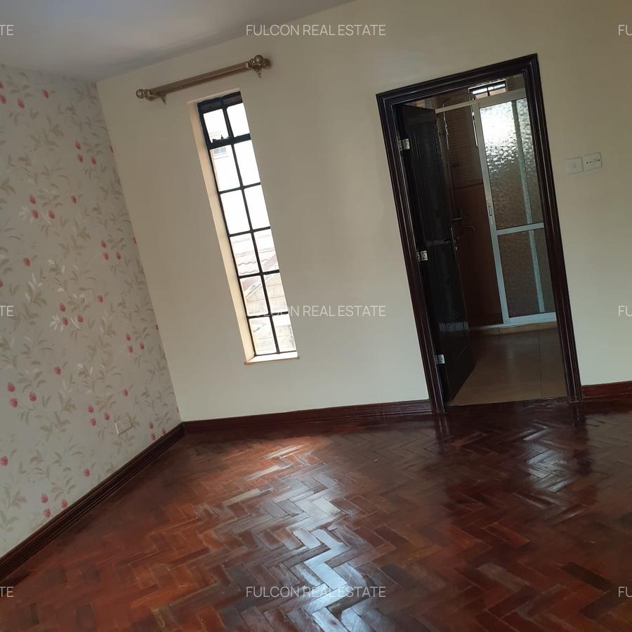 4 Bed Villa with En Suite in Lavington - 10