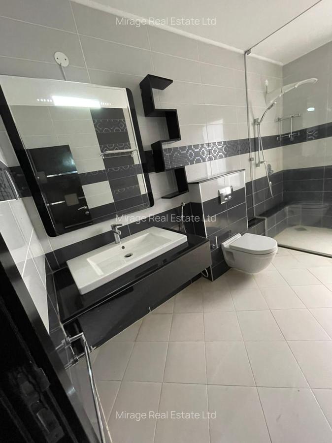 3 Bed Apartment with En Suite in Riverside - 3