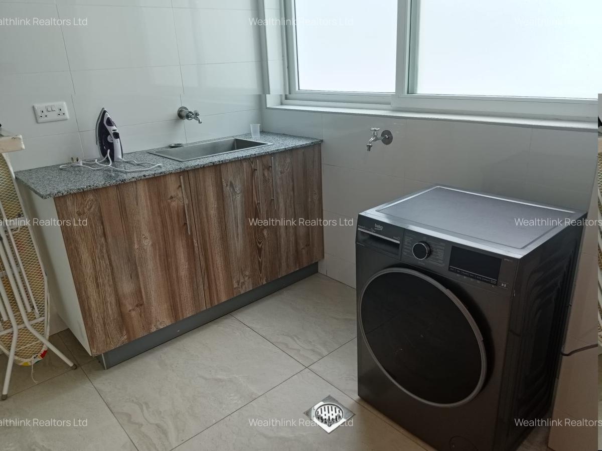 3 Bed Apartment with En Suite at Parklands - 12