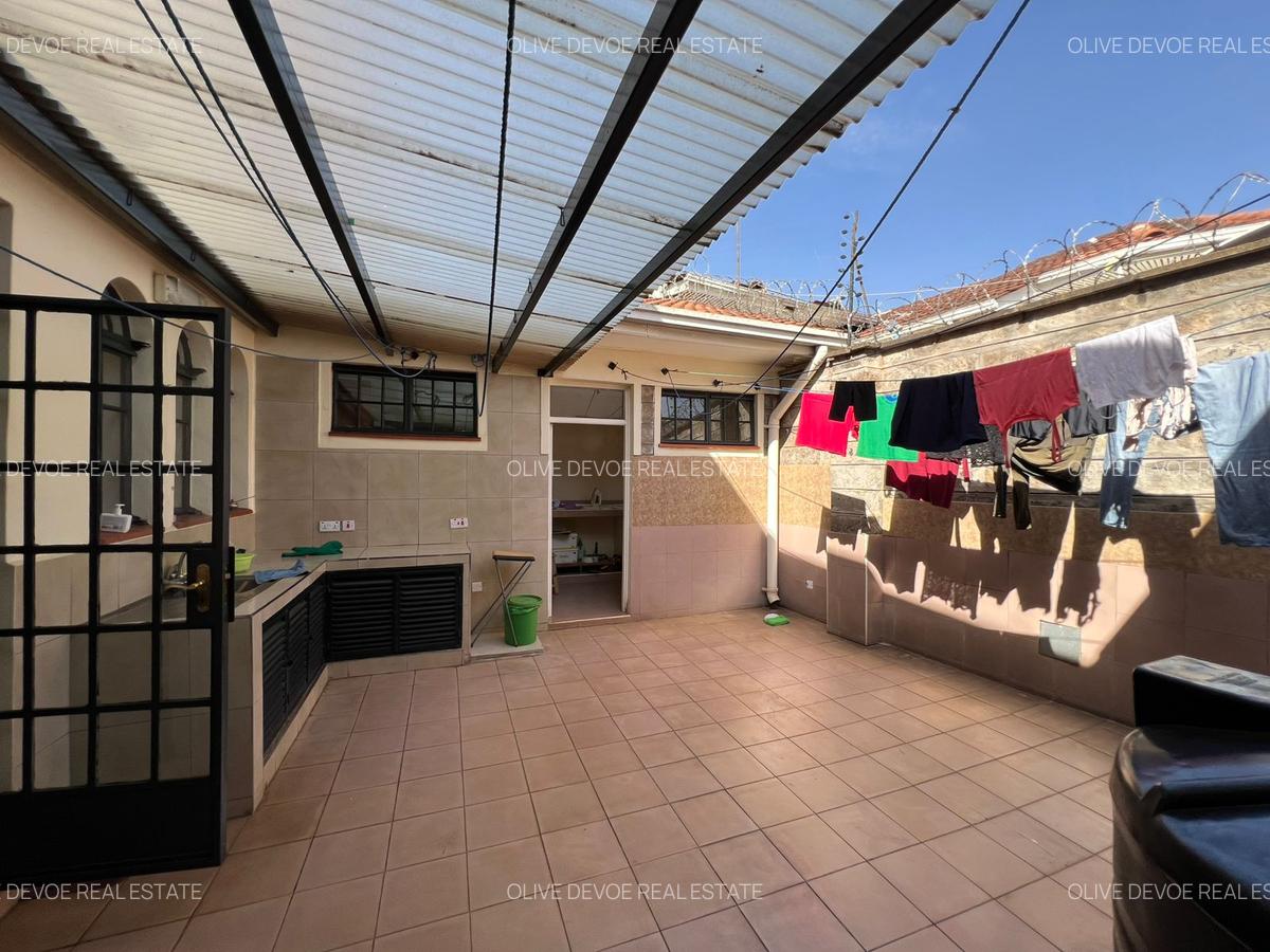 4 Bed Townhouse with En Suite in Lavington - 5