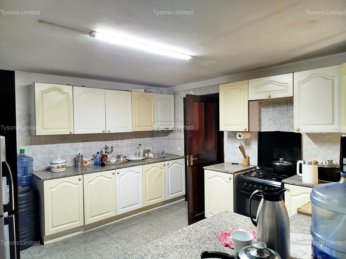 3 Bed Apartment with En Suite in Westlands Area - 4