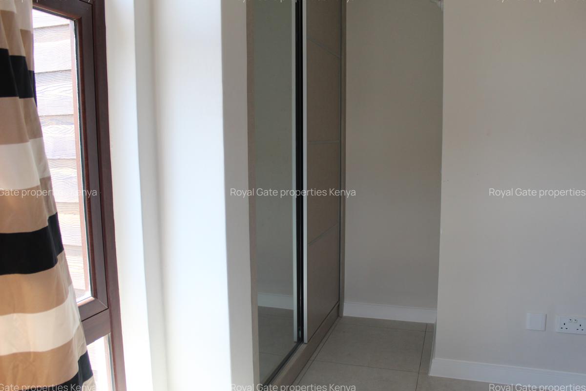 4 Bed Townhouse with En Suite at Near Wilson Airport - 7