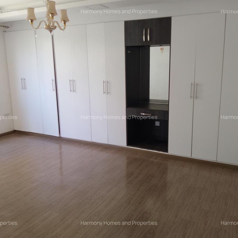 3 Bed Apartment with En Suite at Raphta Road - 8