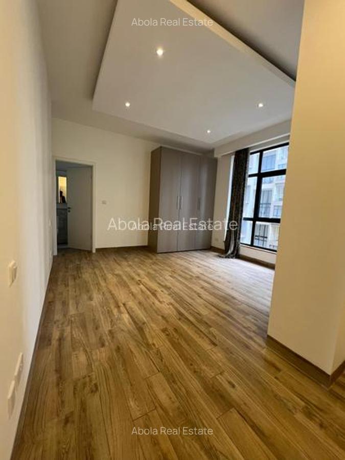 4 Bed Apartment with En Suite in Riverside - 9