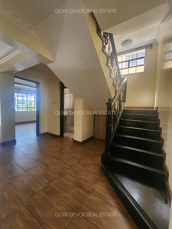 6 Bed Townhouse with En Suite in Lavington - 10