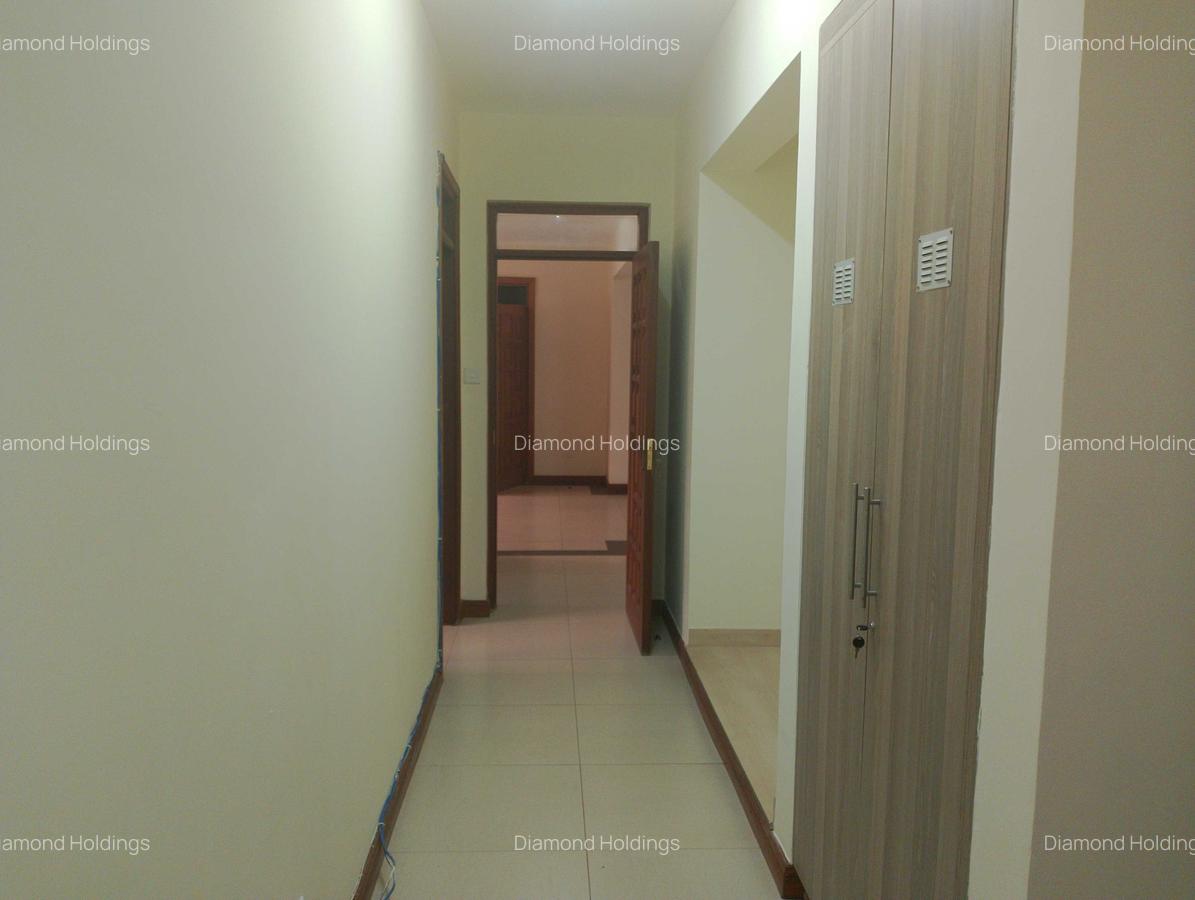 4 Bed Apartment with En Suite at Parklands - 5