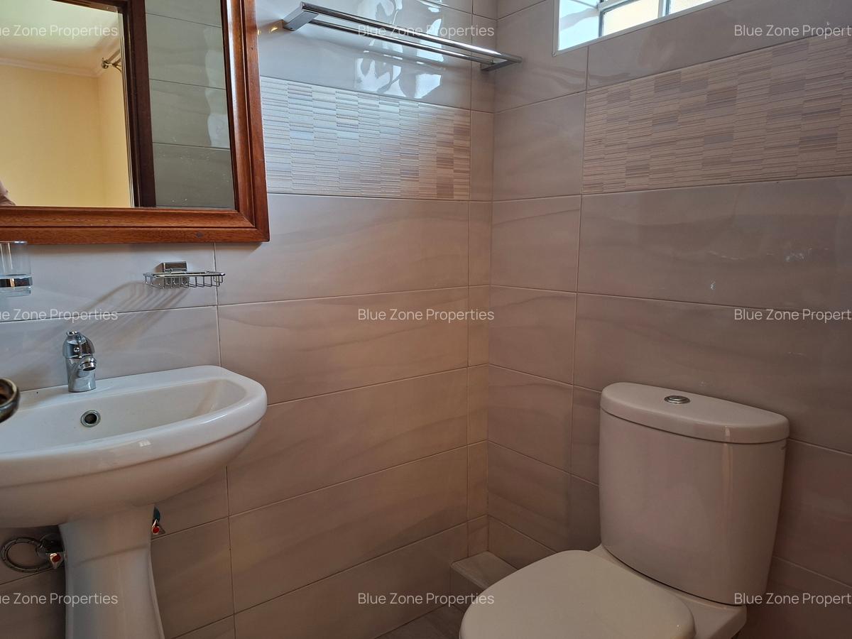 5 Bed House with En Suite at Off Mimosa Rd - 16