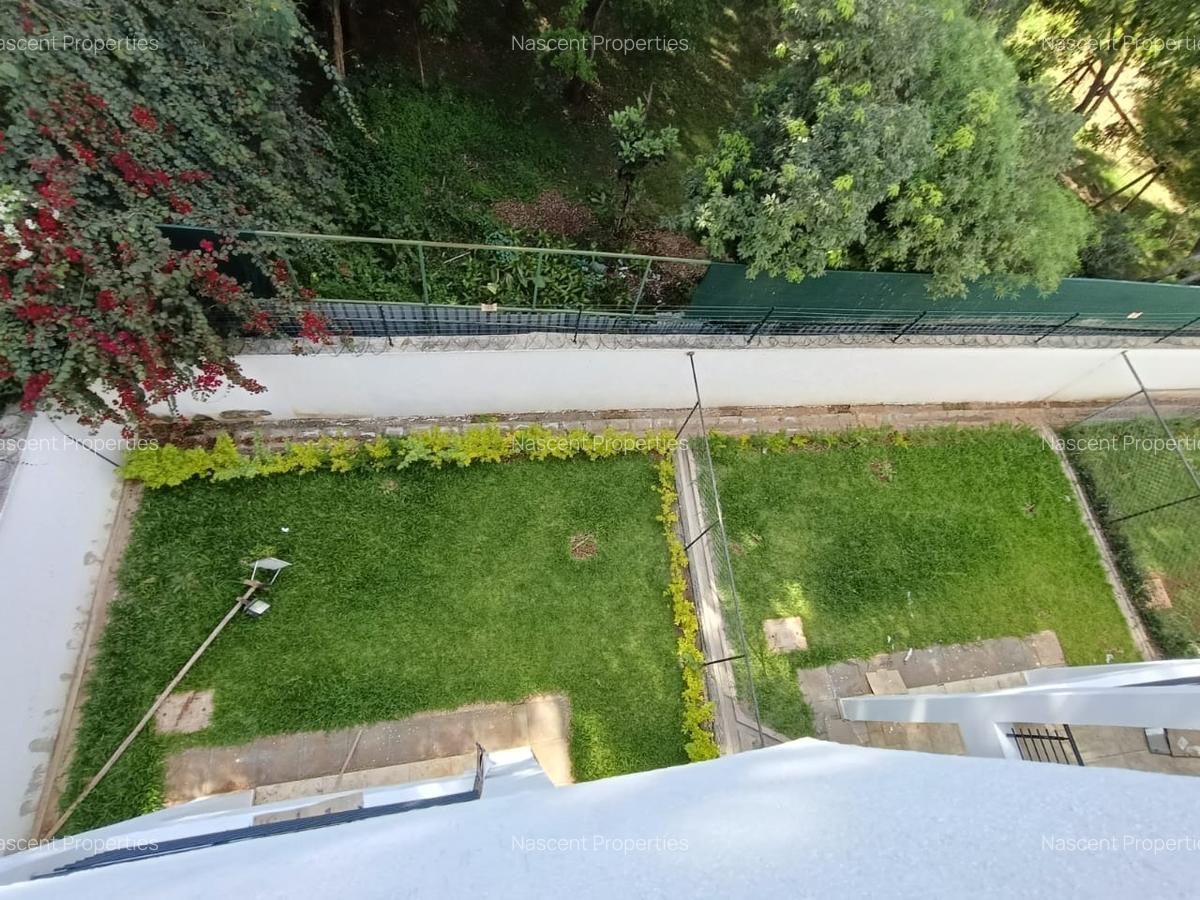 5 Bed Townhouse with En Suite in Lavington - 11