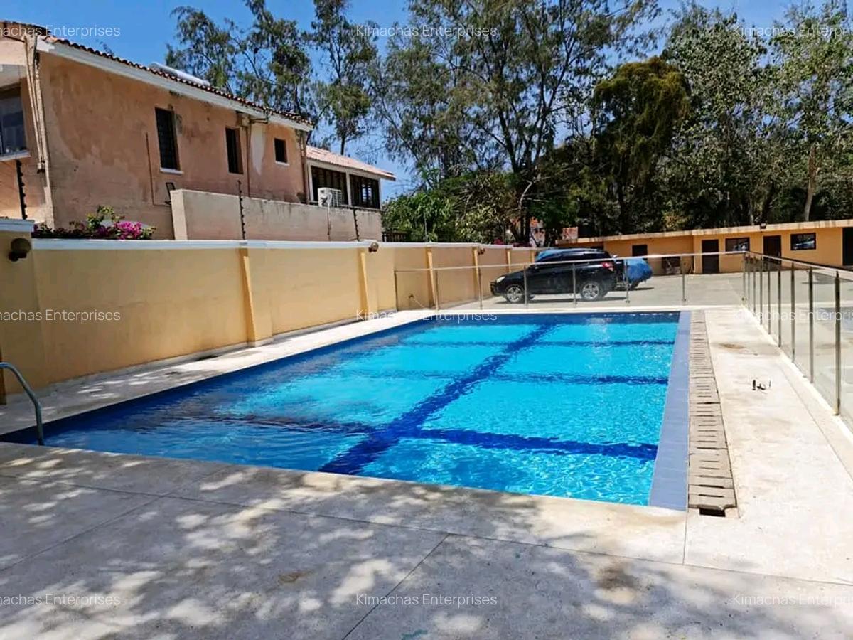 3 Bed Apartment with En Suite at Moyne Drive - 15