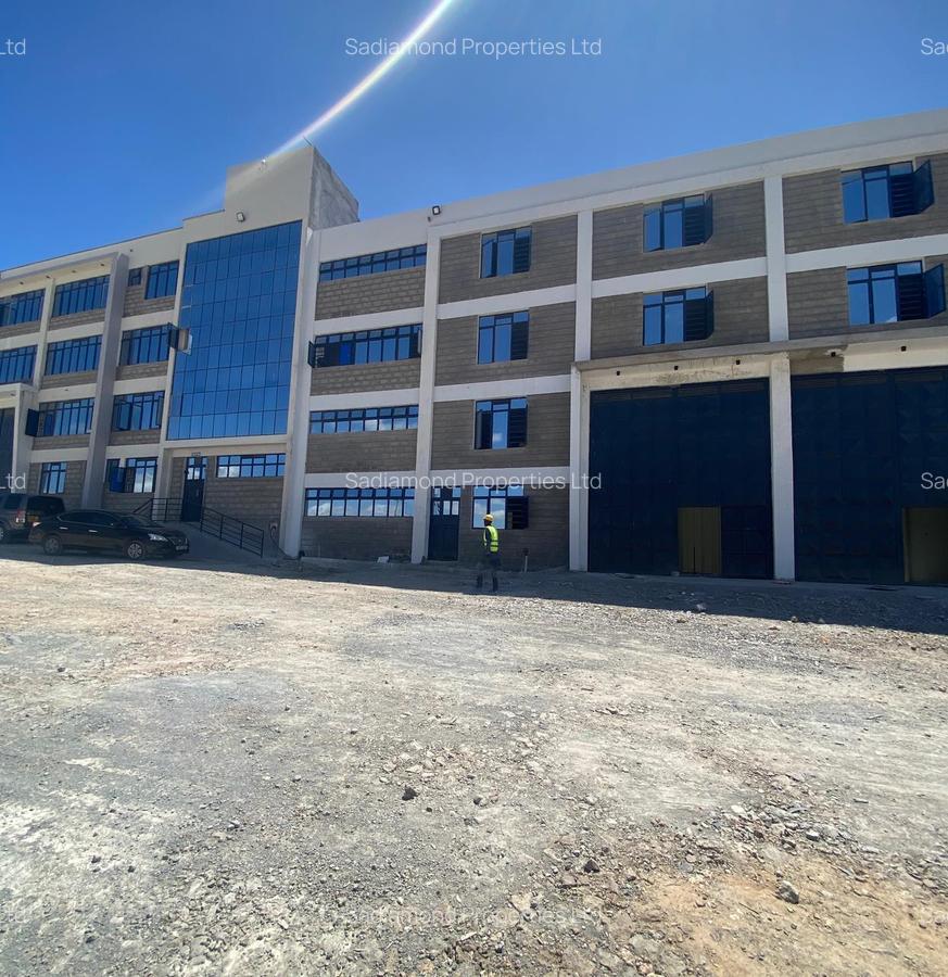 20,000 ft² Warehouse with Parking in Athi River - 11