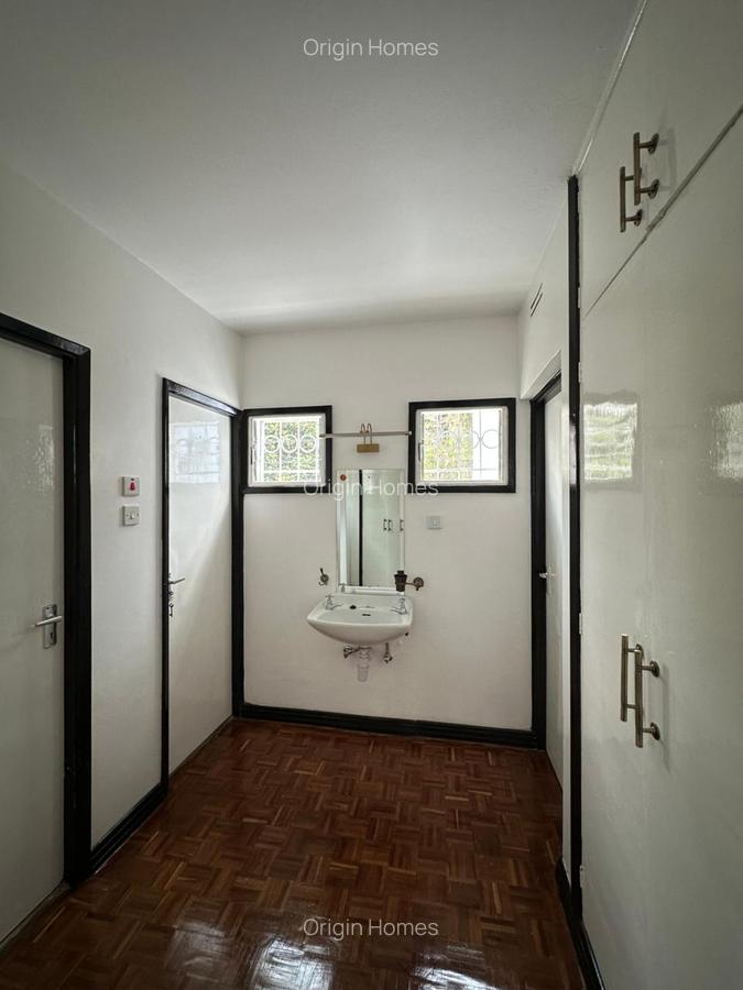 3 Bed Townhouse with En Suite at Westlands - 10