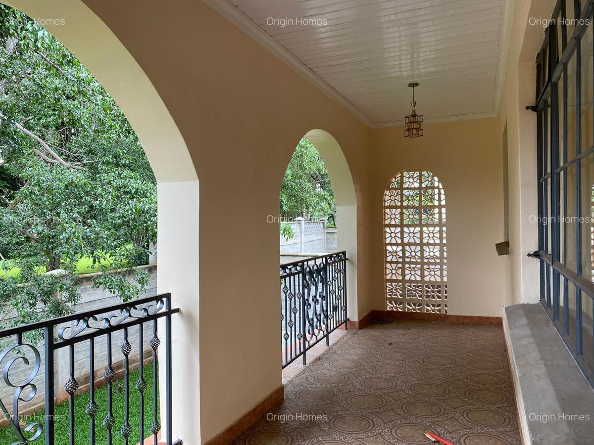 4 Bed Townhouse with En Suite at Lavington - 13