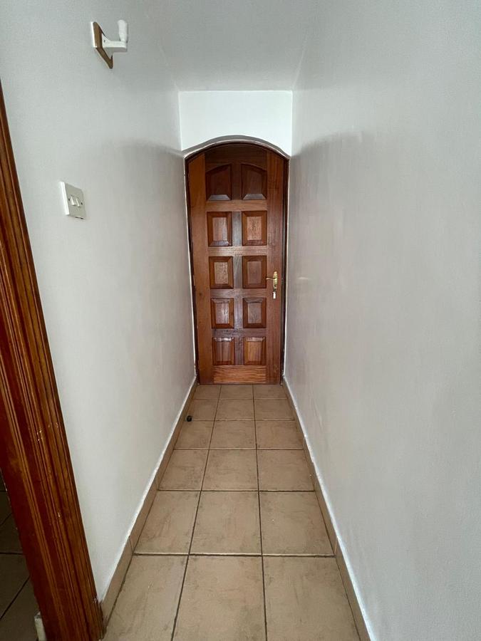 3 Bed Apartment with En Suite in Brookside - 9