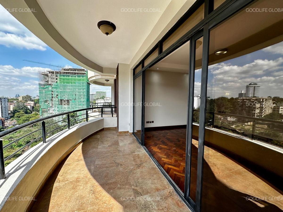 4 Bed Apartment with En Suite at Riverside - 14