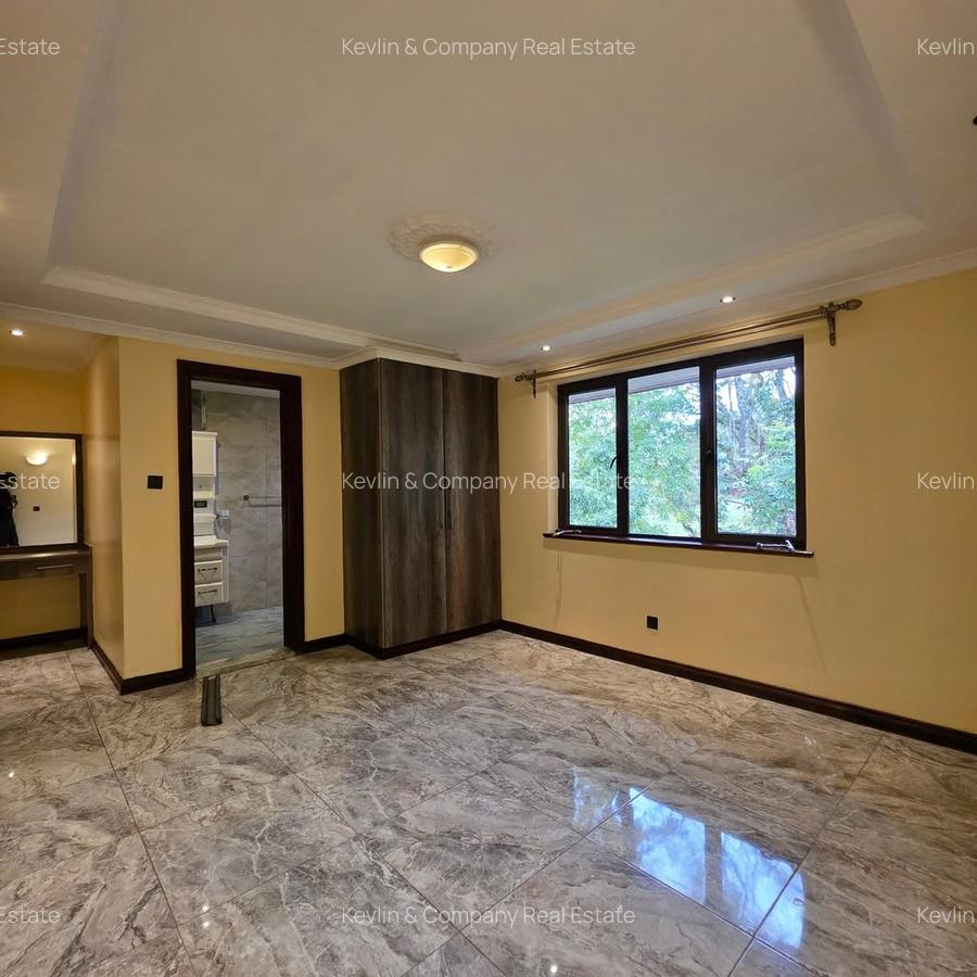 5 Bed Villa with En Suite in Lavington - 15