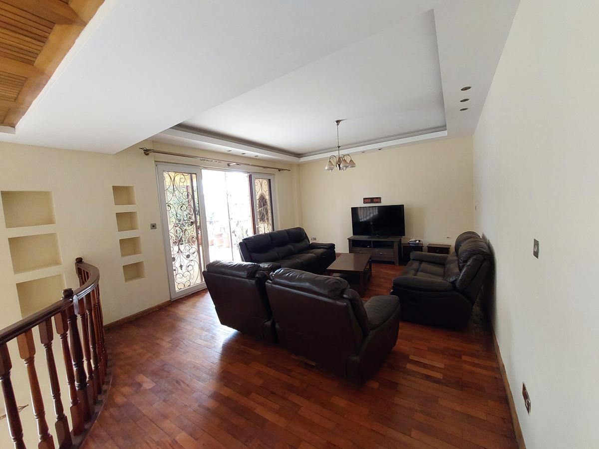 5 Bed Townhouse with En Suite at Lavington - 9